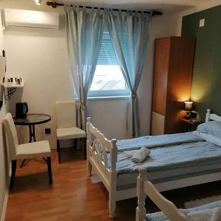 Sobe Kod Bolnice Paprikovac Homestay *