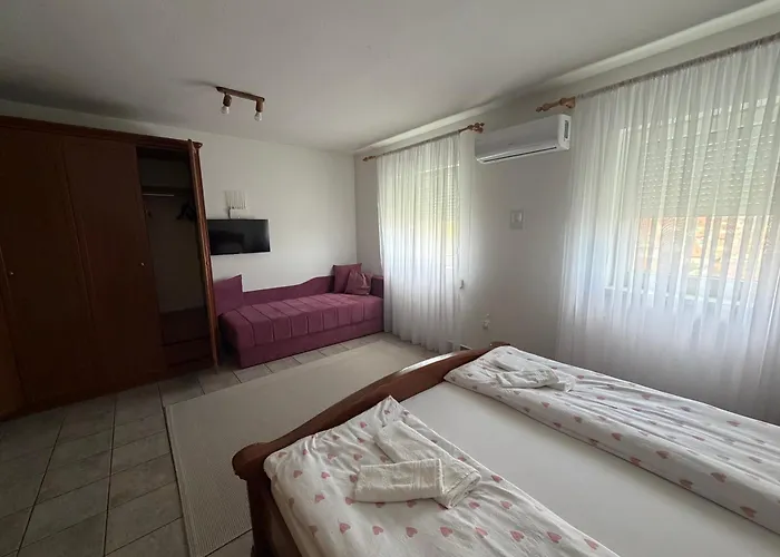 Quarto em Acomodações Particulares Sobe Kod Bolnice Paprikovac Banja Luka