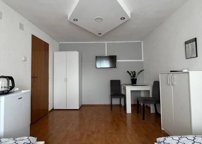 Sobe Kod Bolnice Paprikovac Quarto em Acomodações Particulares Banja Luka